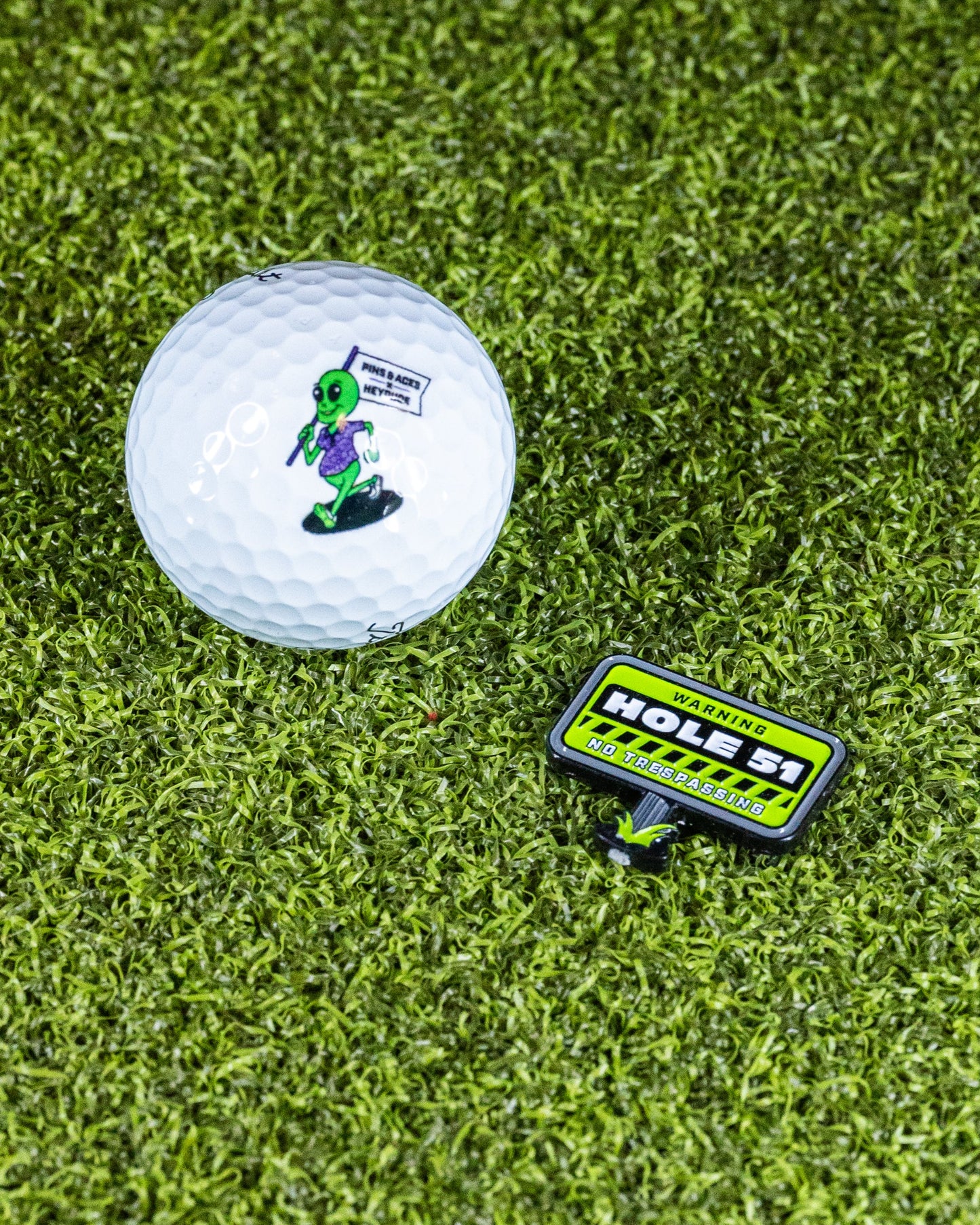 HEYDUDE - Hole 51 Ball Marker